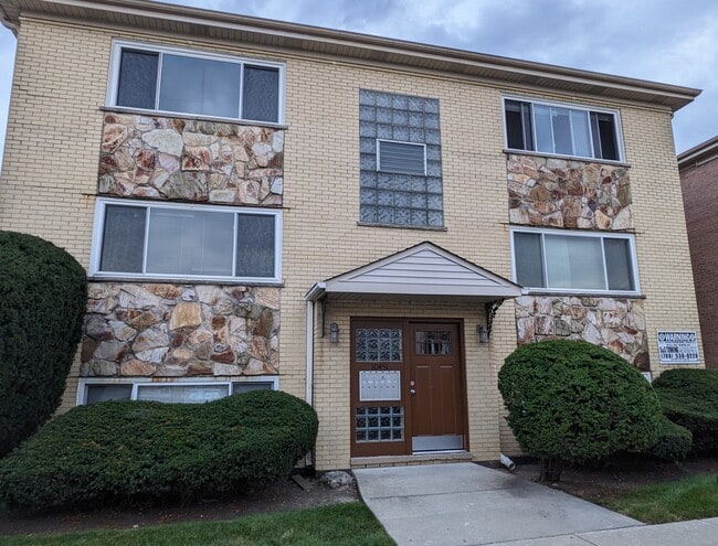 Front - 10451 Carol Ct Unit 2E