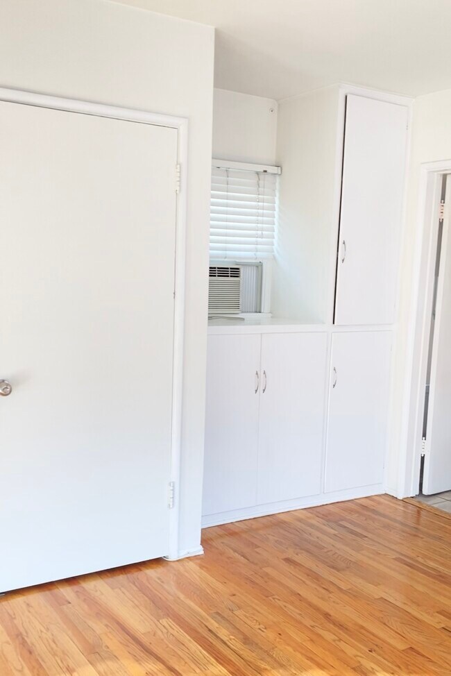 Photo - 226 N Hollywood Way Unit B