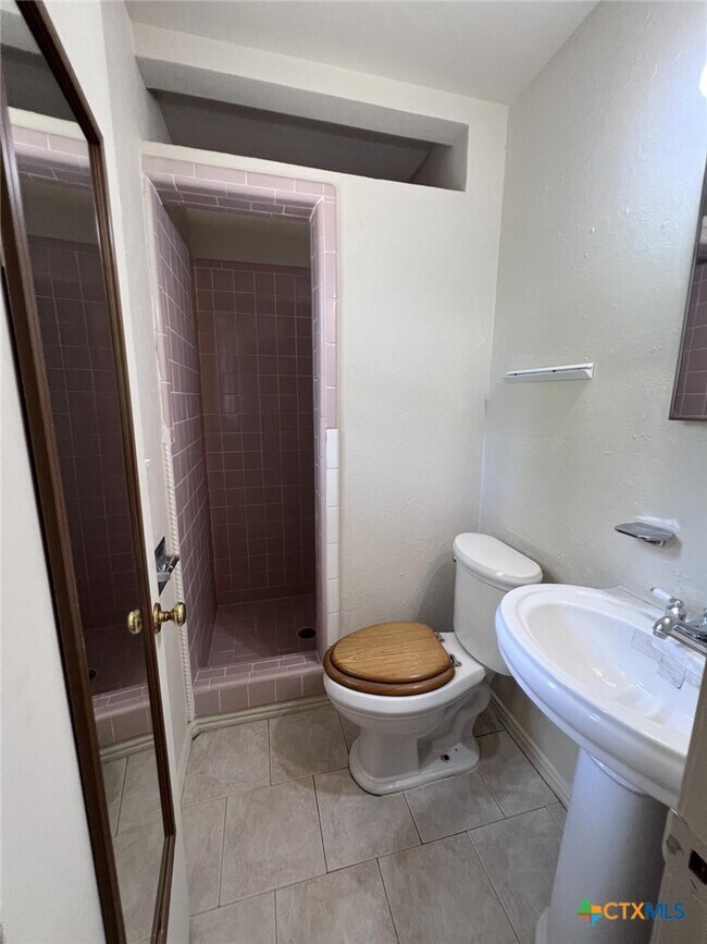Photo - 2104 Terrace Dr