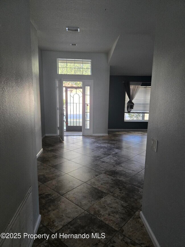 Photo - 14392 Wake Robin Dr