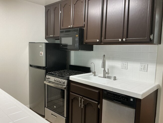 Photo - Los Caballeros #212 Unit 212