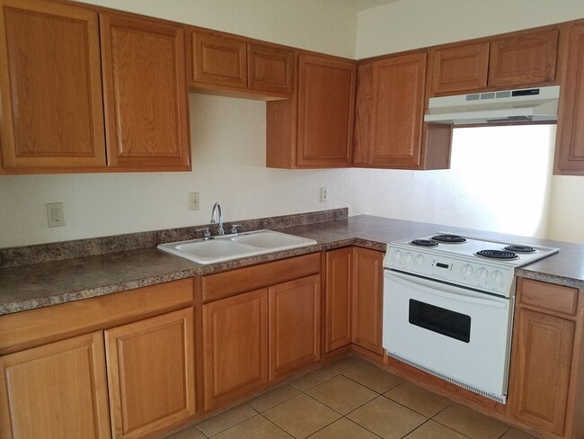 Photo - Walnut Ave - Triplex Unit 2