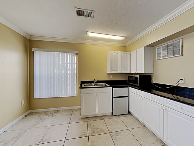 Photo - 2306 Fan Palm Dr