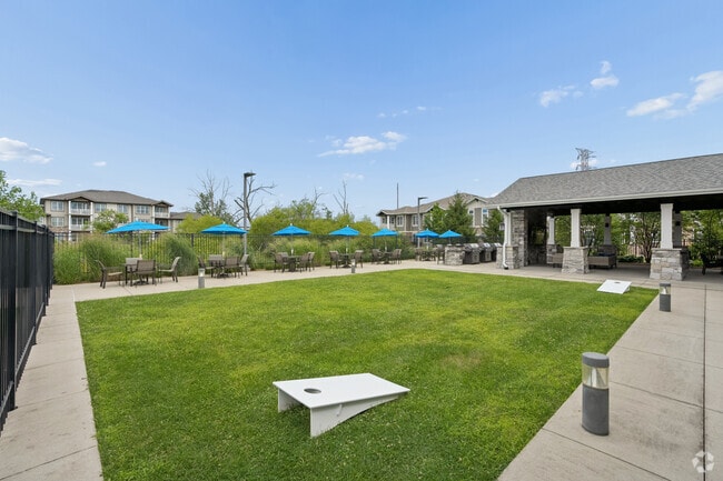Poolside Lounge