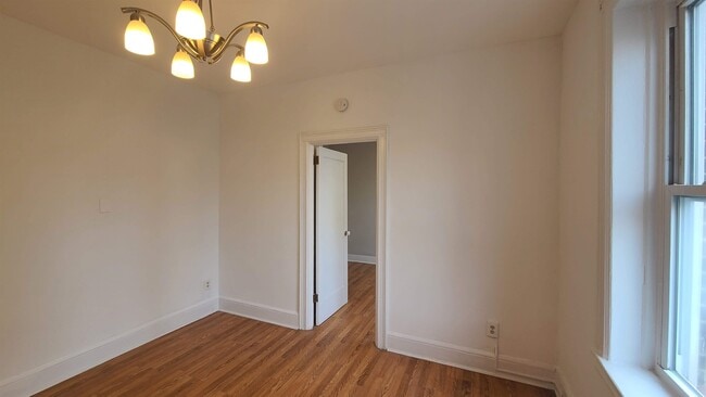 Photo - 15 Hopkins Ave