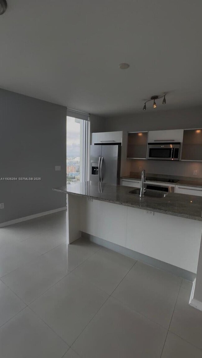 Photo - 185 SW 7th St Unit 3400