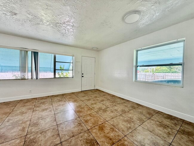 Photo - 355 NW 8th Ave