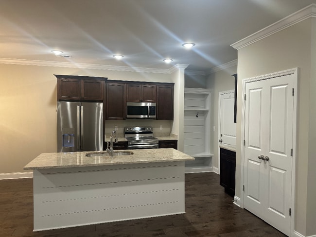 Photo - 528 NE Bellingham Dr