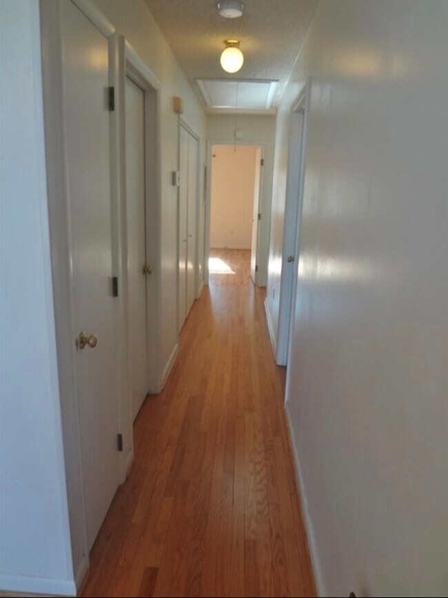 Photo - 1317 Goldfinch Dr