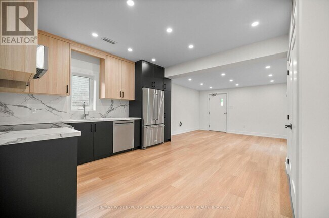 Photo - 412 Glenholme Ave