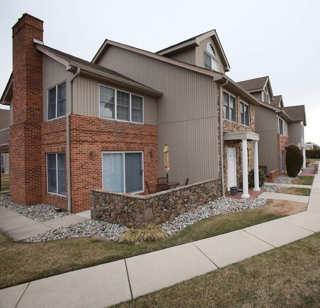 Photo - Harlen Court Apartments