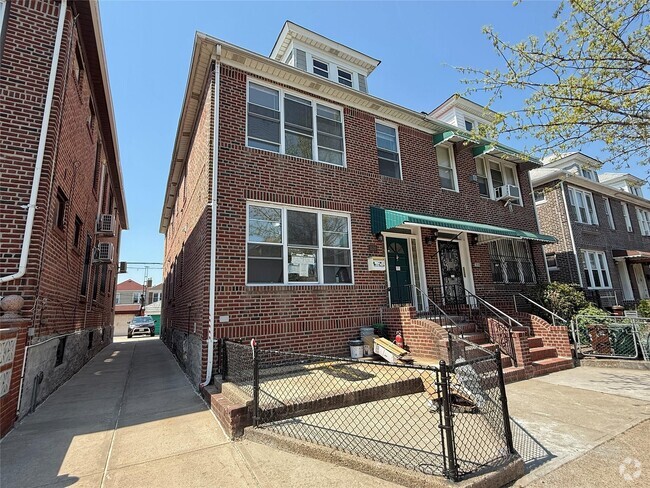 Building Photo - 35-20 62nd St Unit 2F Rental