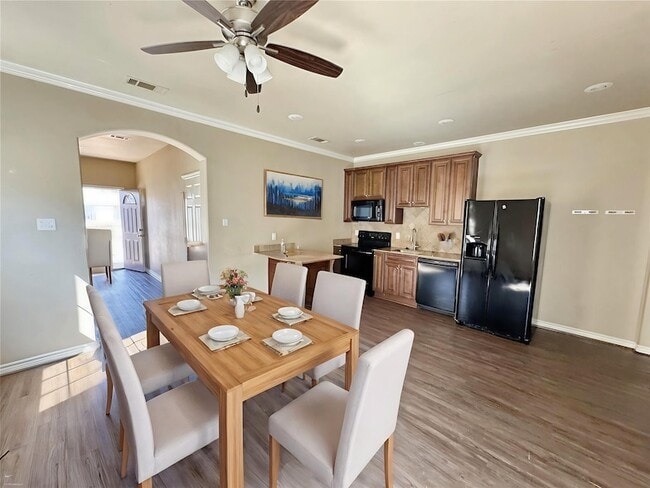 Photo - 811 S Wilson St