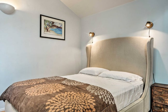 Photo - 673 Siskiyou Blvd