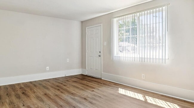 Photo - The Barrington Apartments