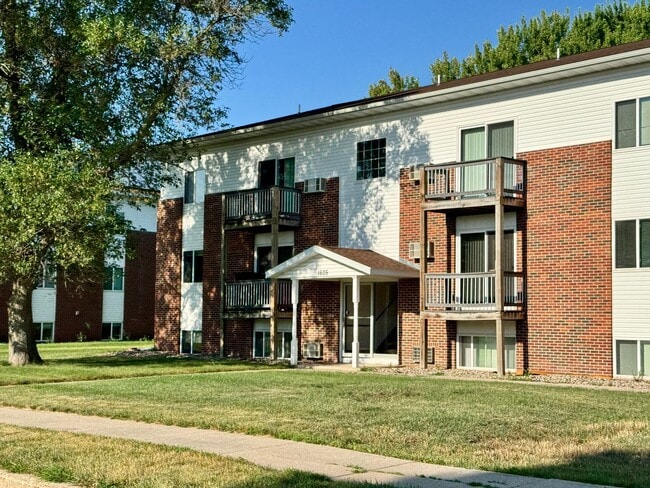 Photo - Village Court Apartments