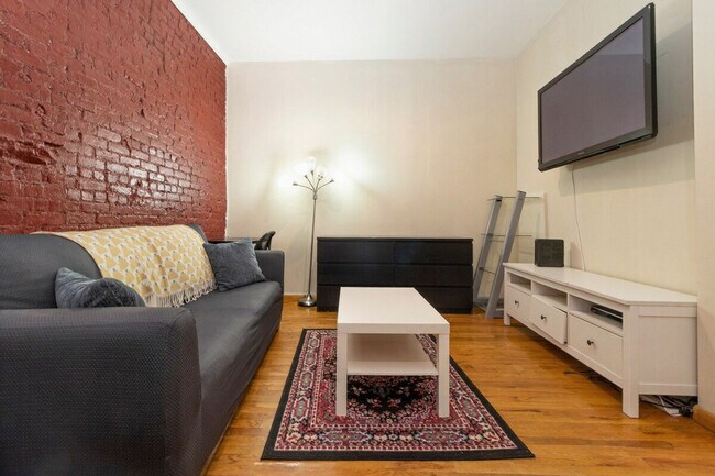 Photo - 329 E 94th St Unidad ID1032023P