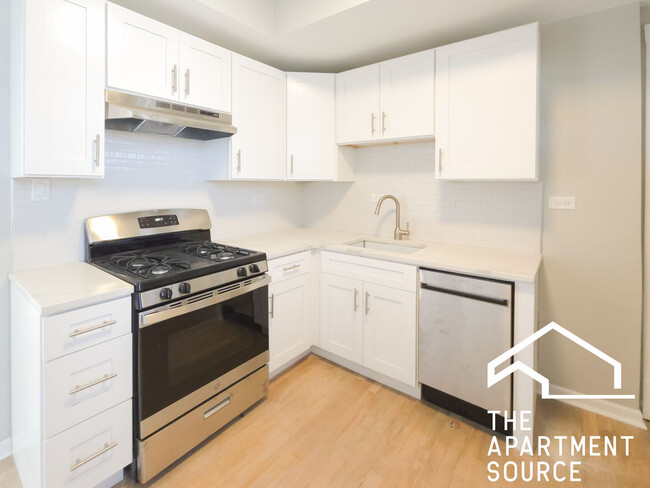 Building Photo - 1954 W Winona St Unit 2A Rental