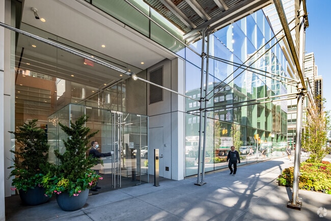 Photo - 200 E 59th St