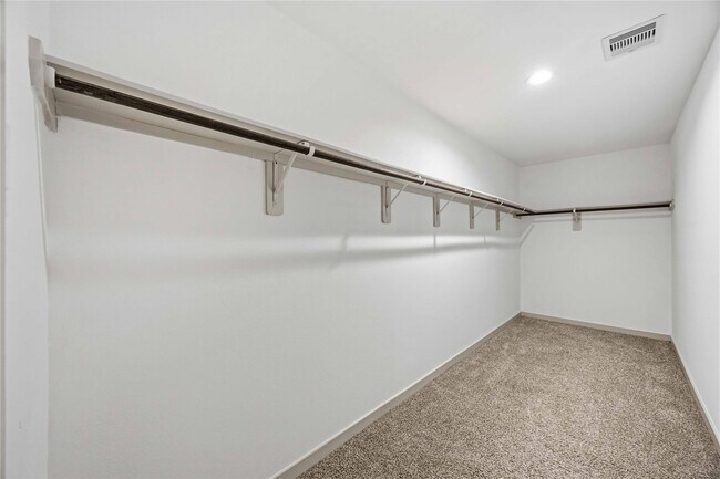 Photo - 7127 Whispering Leaf St