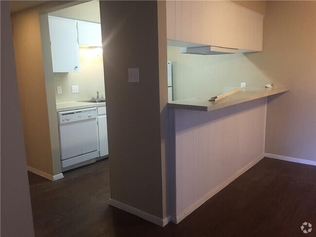 Building Photo - Redwood North — Your Midtown Hideout Near(... Unit 1 Bed Rental