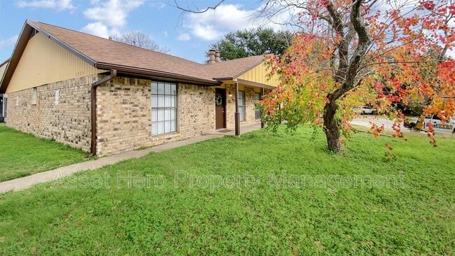 Photo - 1925 Pine Tree Dr Unit B