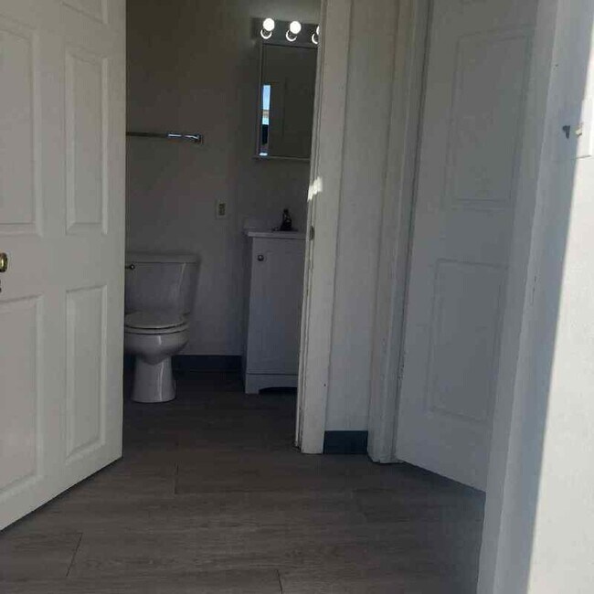 Photo - 119 S Walnut St