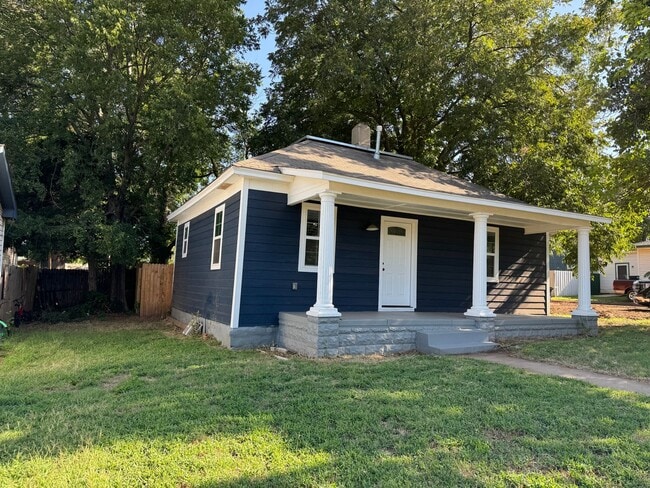 Building Photo - Move in special: Guthry Beautiful 3 bedroom Rental