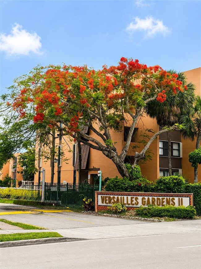 Building Photo - 9440 W Flagler St Unit 205