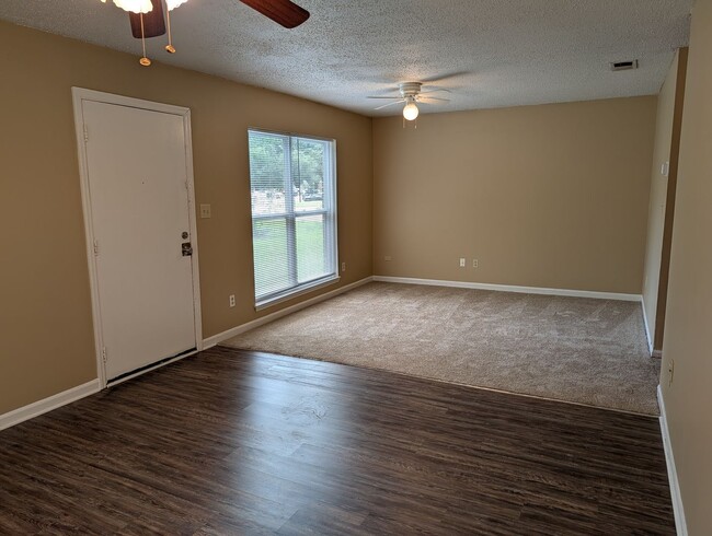 Photo - 124 Westscott Dr Unit B