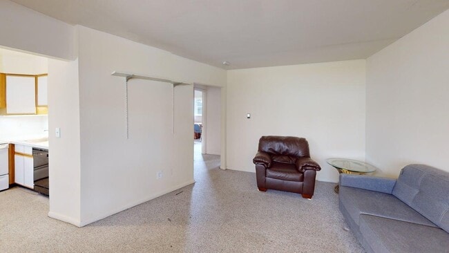 Photo - 839 Tappan St