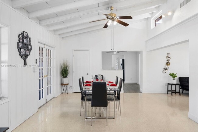 Photo - 19 NE 3rd St