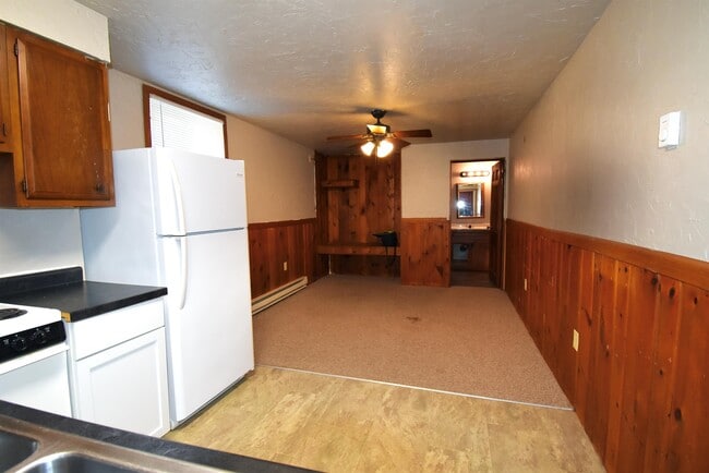 Building Photo - 63 6th Ave N Unit 3