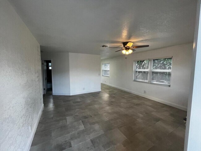 Photo - 3914 Hernden Dr