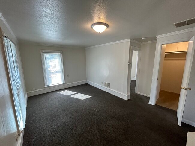 Photo - 800 F Ave NW Unit Upper