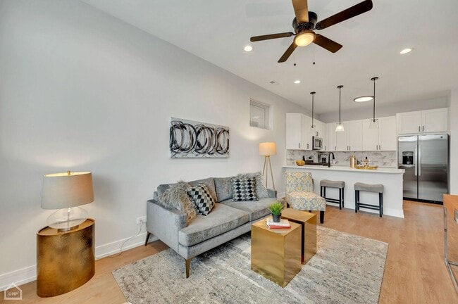 Photo - 5019 S Indiana Ave Unit 1