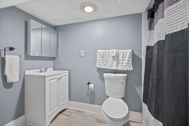 Photo - 2413 Kenton St Unidad A