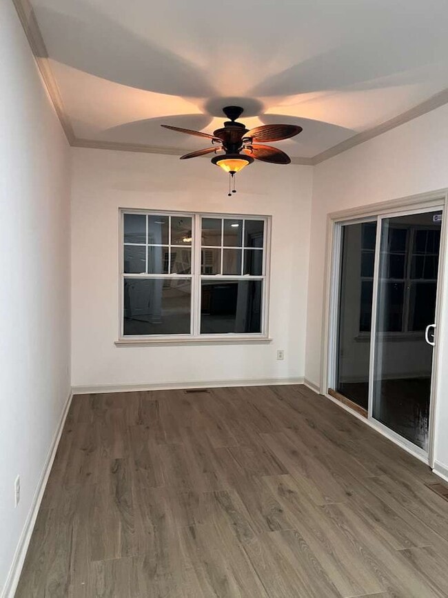 Photo - 132 Darley Dale Loop