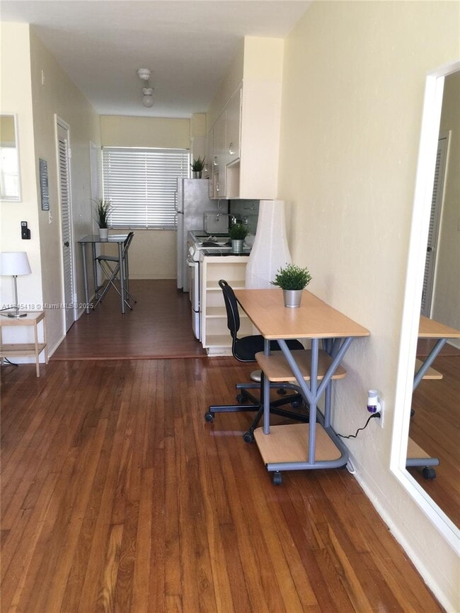 Photo - 2821 SW 1st Ave Unit 8
