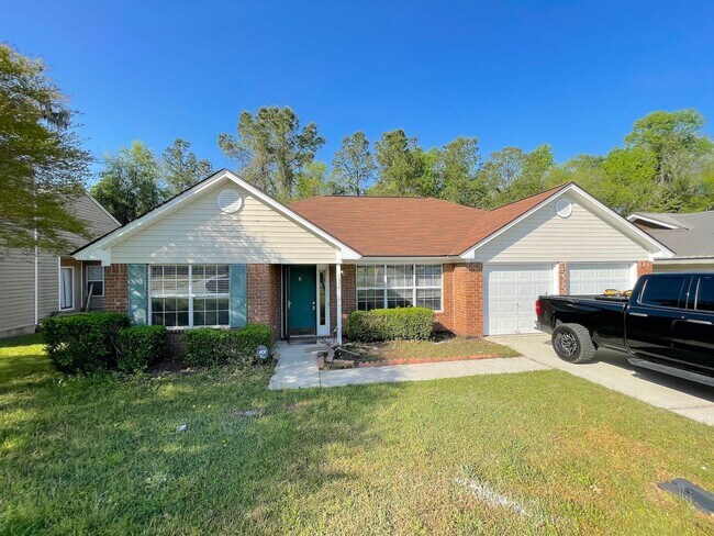 3 BED | 2 BATH | NEWLY RENOVATED - 3 BED | 2 BATH | NEWLY RENOVATED House