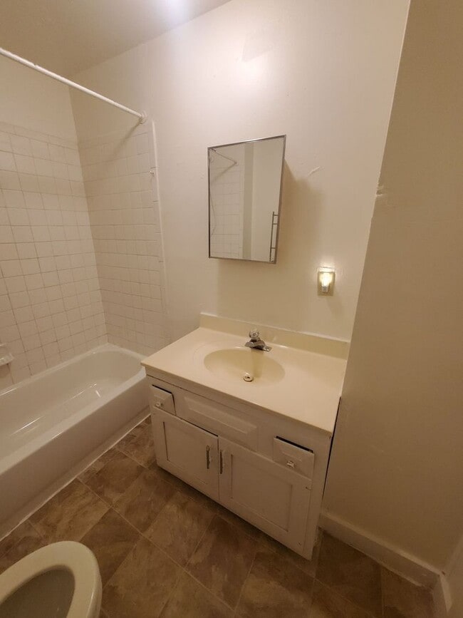Photo - 1320 Maple St Unit Lower