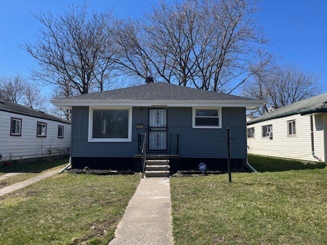 Building Photo - 67 Brooks St