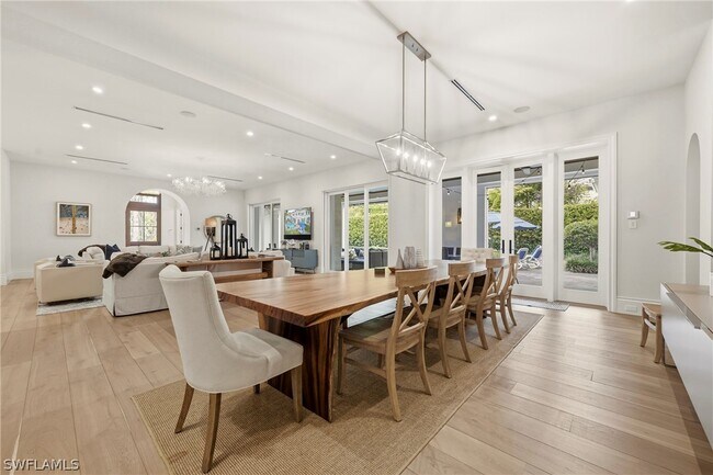 Photo - 215 3rd Ave N