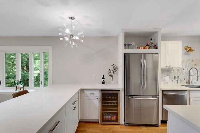 Photo - Spacious 2 Bed 2 Bath Townhouse in Plymouth!