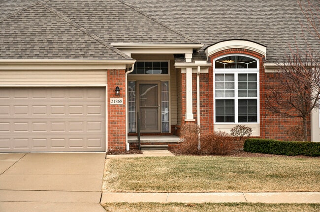 Photo - 21868 Kensett Dr