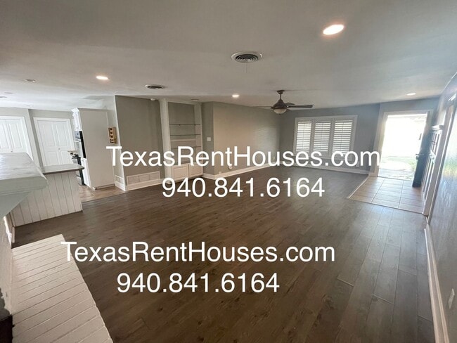 Photo - Gorgeous Home with updates and space!