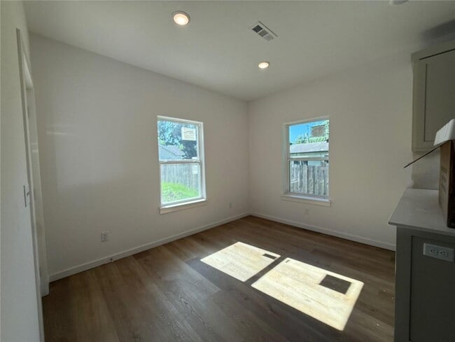 Photo - 832 Dockery Ln