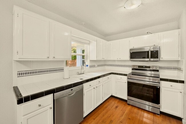 100 N Arcturas Ave
