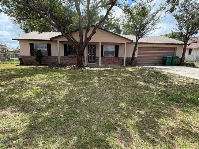 Building Photo - Newly Renovated Deltona Lakes Home!