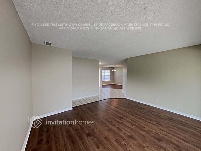 Photo - 1207 Sandalwood Dr